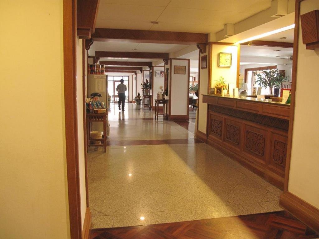 Dusit Hotel Сакон Након Екстериор снимка